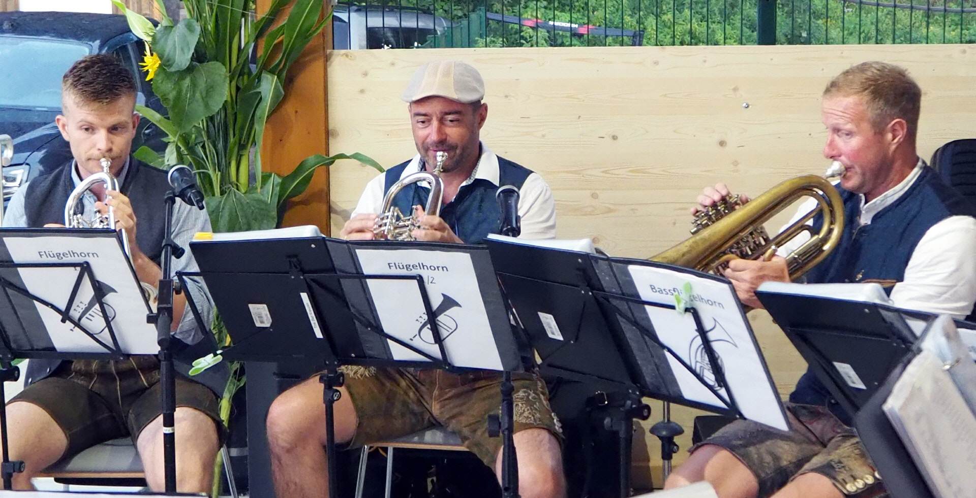 Zu den Fotos auf das Bild klicken!